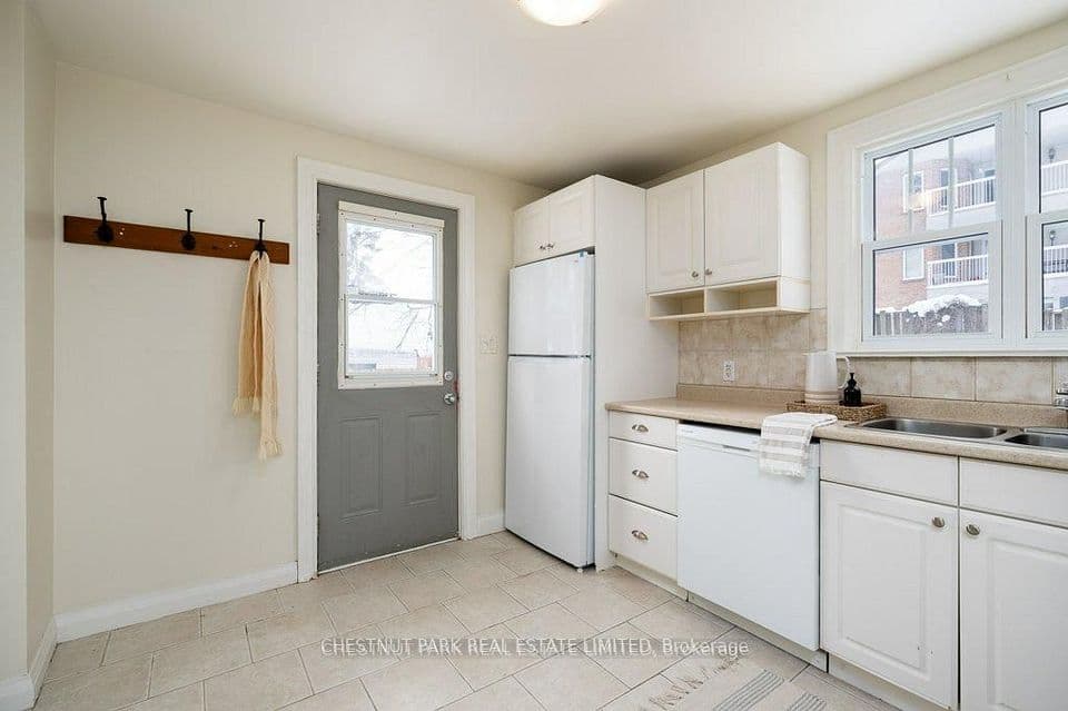 31-33 Washburn Street, Prince Edward County, ON K0K 2T0 – photo 3
