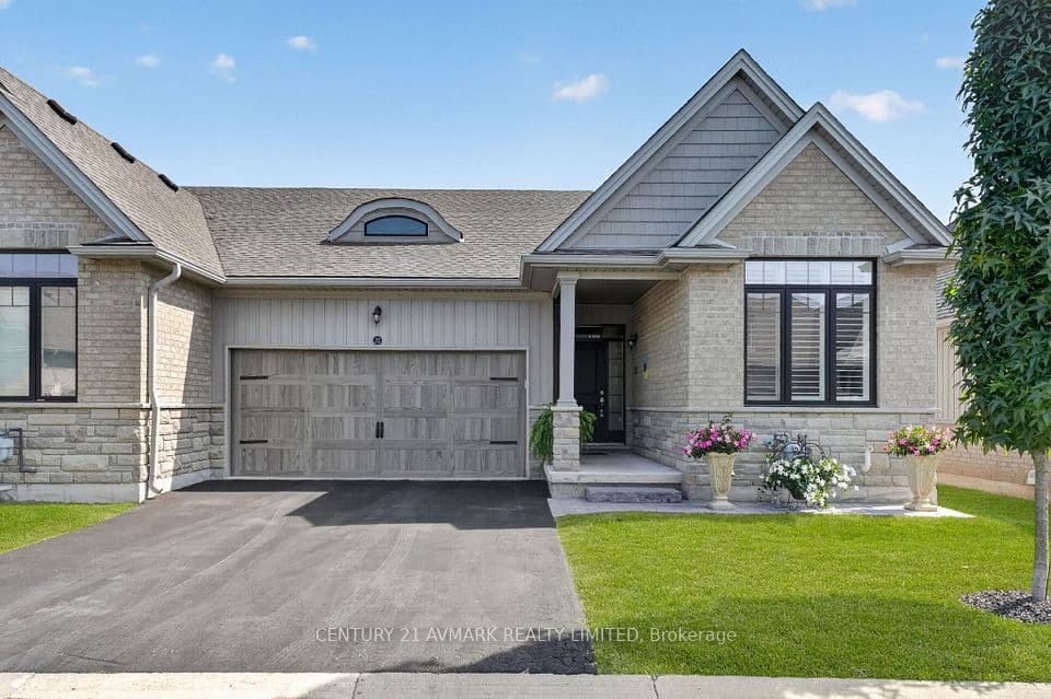 22 Borden Trail, Welland, ON L3C 0H1 – main photo