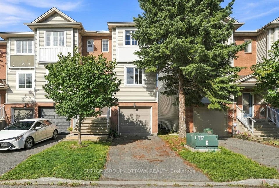 22 Manhattan Crescent, Carlington - Central Park, ON K2C 4B4 – main photo