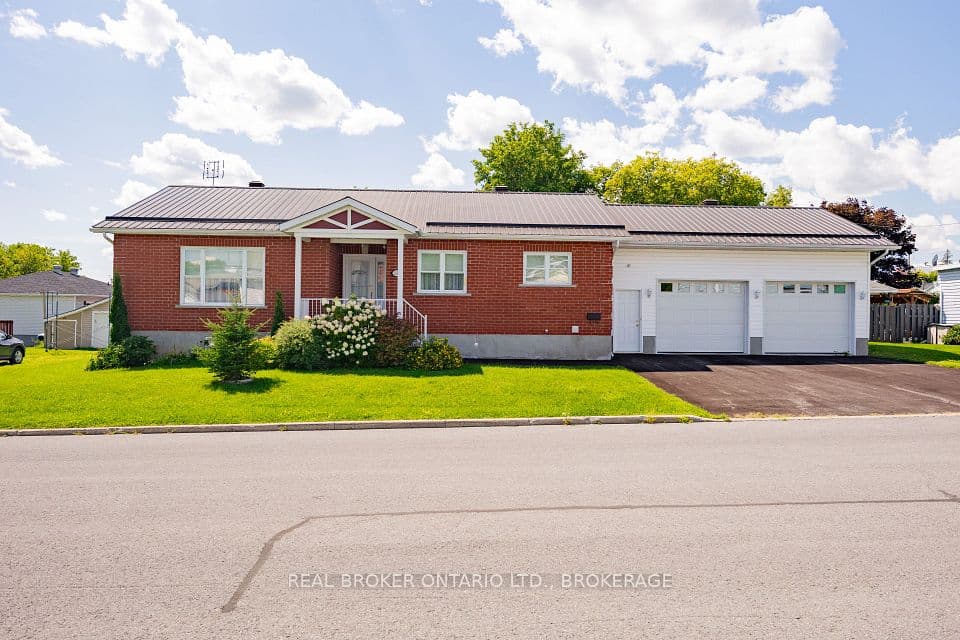 238 Bishop Street S, North Glengarry, ON K0C 1A0 – main photo