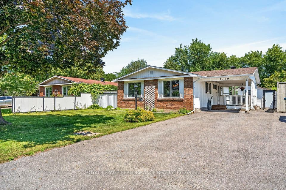 2179 Erinbrook Crescent, Elmvale Acres and Area, ON K1B 4J7 – photo 3