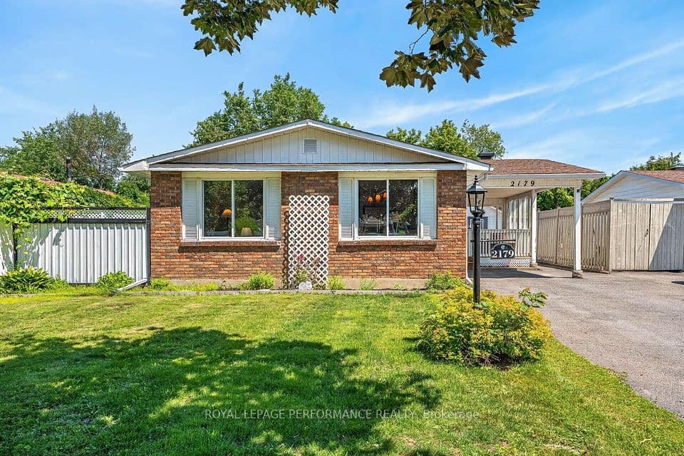 2179 Erinbrook Crescent, Elmvale Acres and Area, ON K1B 4J7 – photo 2