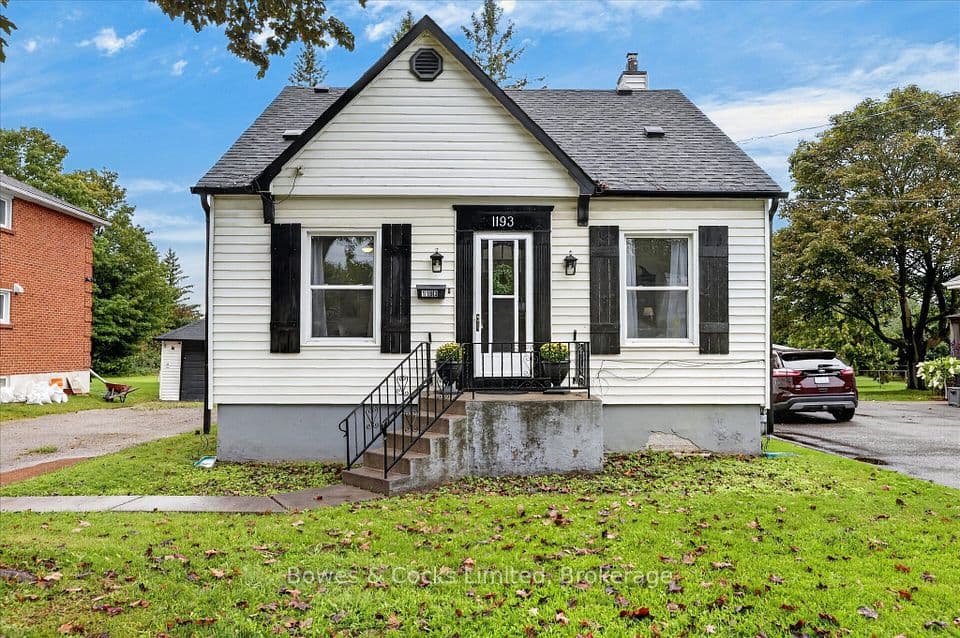 1193 Clonsilla Avenue, Peterborough, ON K9J 5Y6 – main photo