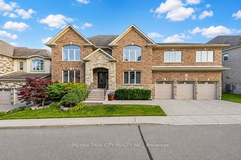 258 Edgewater Crescent 3, Kitchener, ON N2A 4M2 – main photo