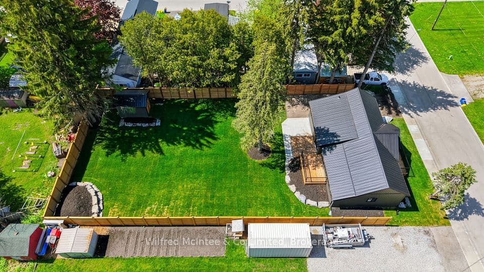 550 Wellington Street, Minto, ON N4W 3G9 – main photo