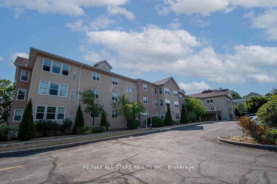 8 Huron Street 106, Kawartha Lakes, ON K9V 6K3 – photo 2