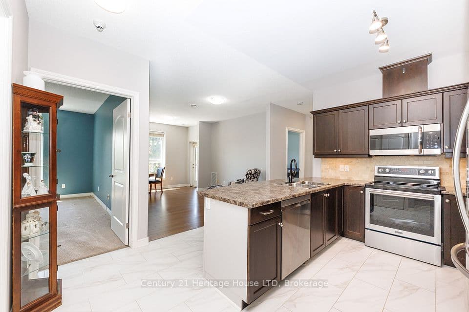 2799 St. Paul Avenue 311, Niagara Falls, ON L2J 2L3 – photo 2
