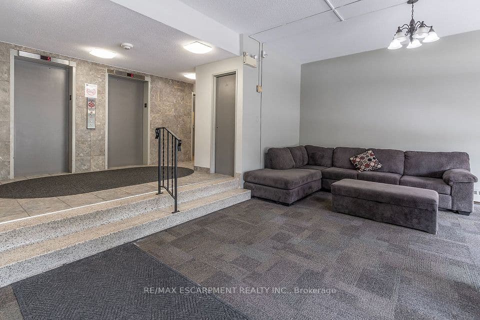 1950 Main Street W 307, Hamilton, ON L8S 4M9 – photo 3