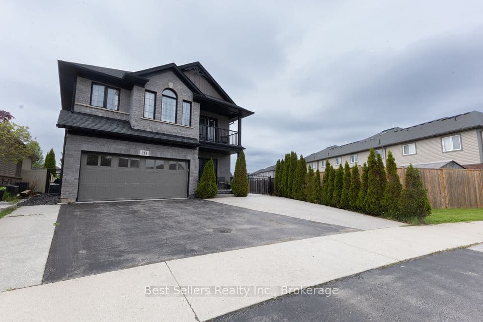 214 Cardinal Crescent, Welland, ON L3C 0B1 – photo 2