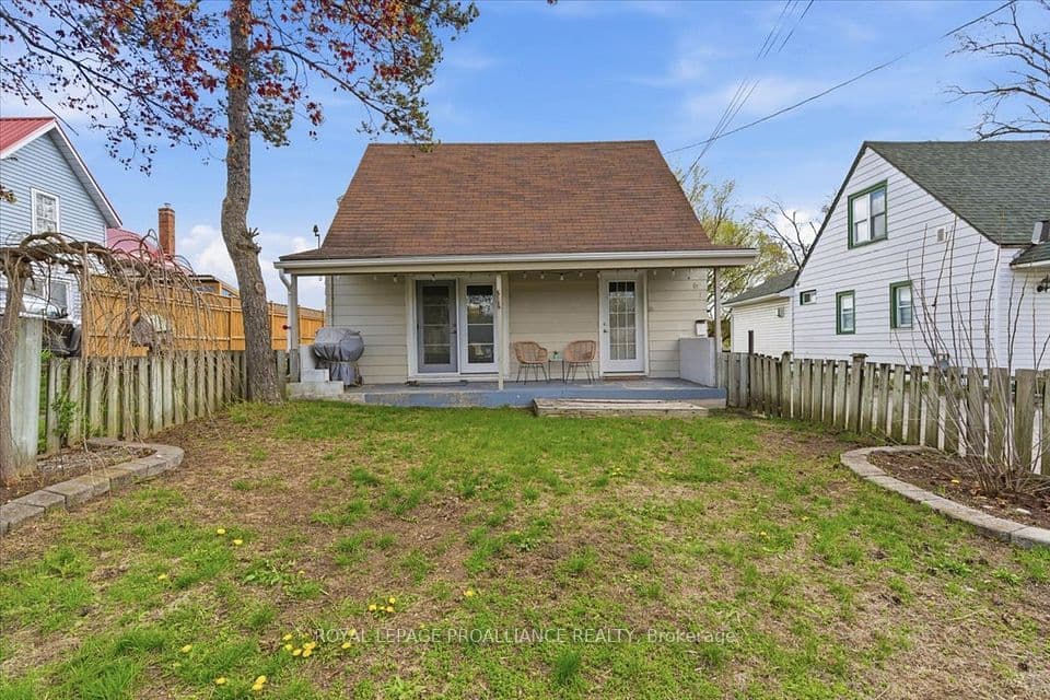 61 Delaney Street, Quinte West, ON K8V 4L7 – main photo