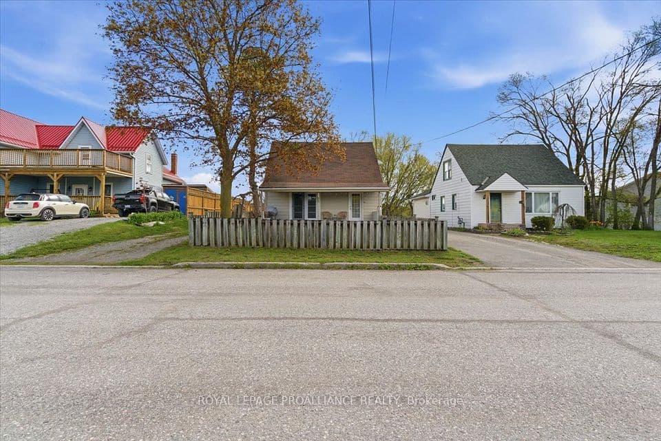 61 Delaney Street, Quinte West, ON K8V 4L7 – photo 3