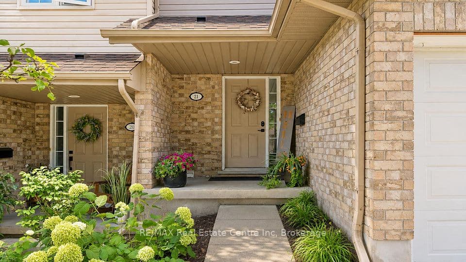 31 SCHRODER Crescent 21, Guelph, ON N1E 7M6 – photo 2