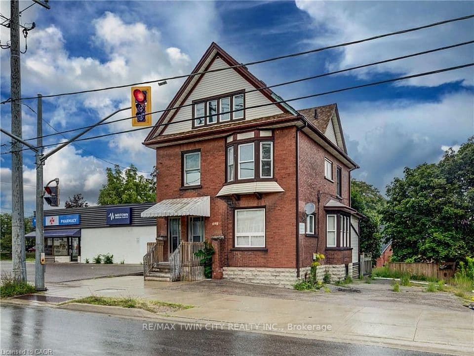 698 King Street W, Kitchener, ON N2G 1E2 – photo 3