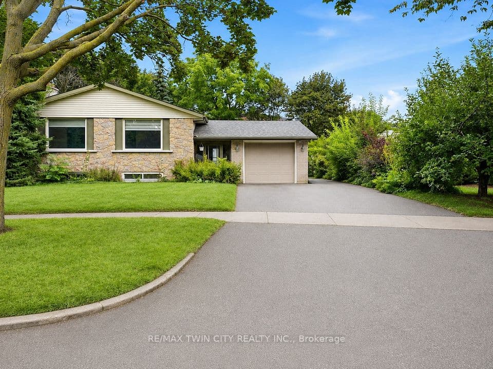 58 Tupper Crescent, Kitchener, ON N2B 2X9 – main photo