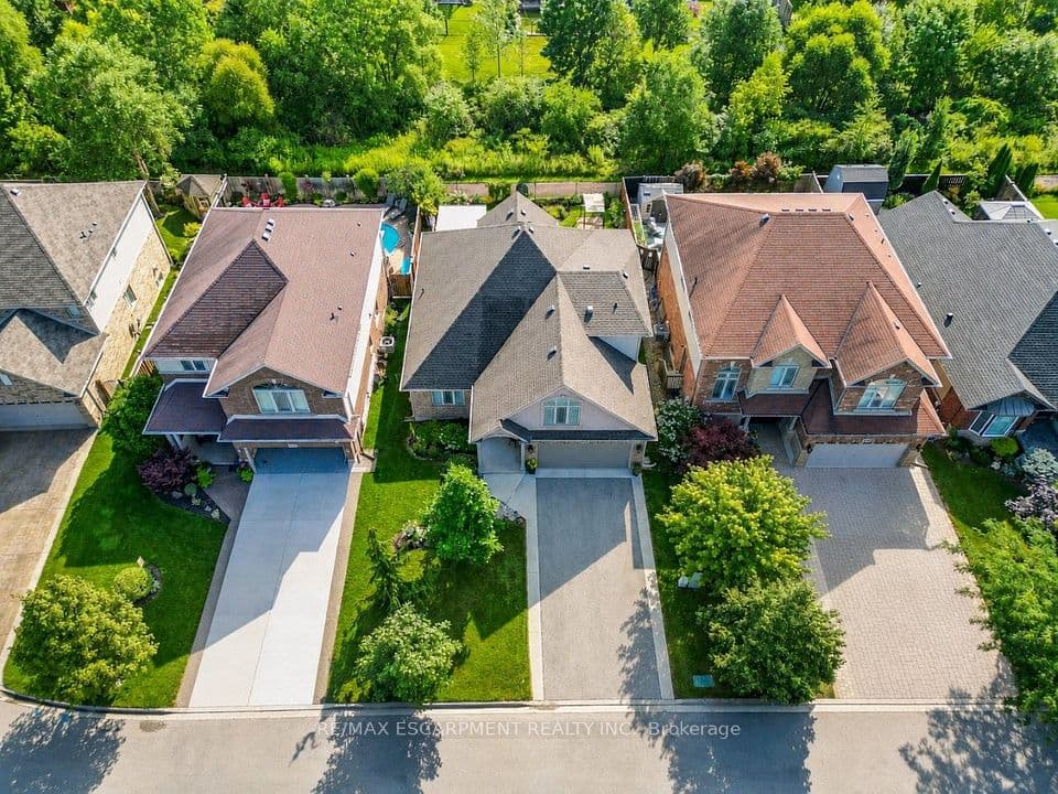 4451 Comfort Crescent, Lincoln, ON L3J 1M2 – photo 2