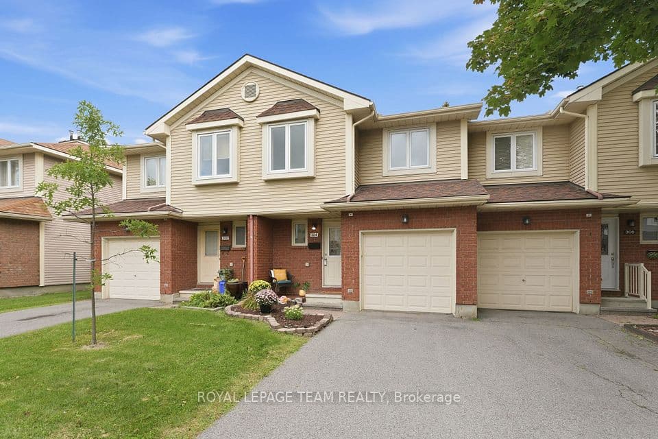 304 Valade Crescent, Orleans - Cumberland and Area, ON K4A 2X3 – main photo