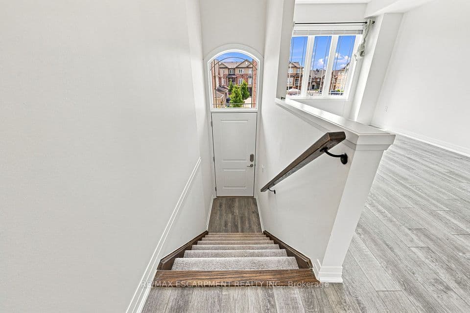94 Laguna Village Crescent, Hamilton, ON L0R 1P0 – photo 2
