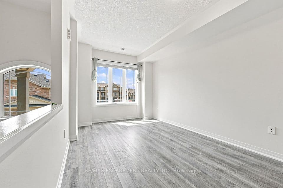 94 Laguna Village Crescent, Hamilton, ON L0R 1P0 – photo 3