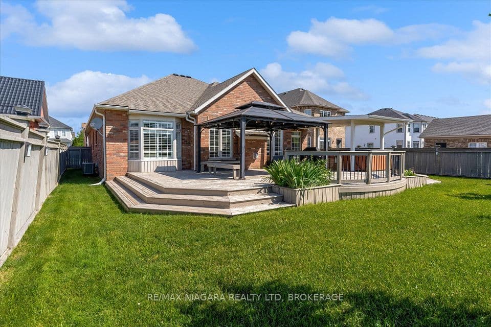 404 Wright Crescent, Niagara-on-the-Lake, ON L0S 1J0 – main photo