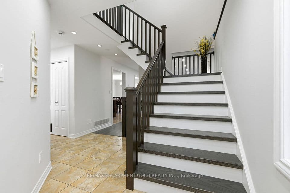 8540 Milomir Street, Niagara Falls, ON L2H 0B6 – photo 3