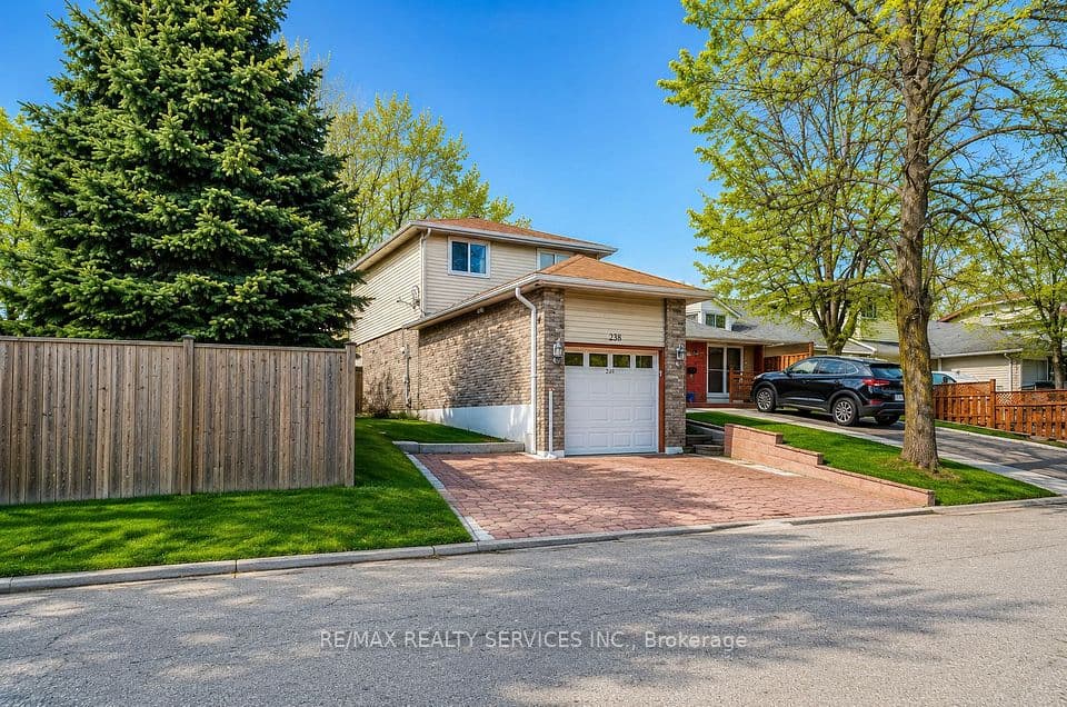 238 Linden Drive, Cambridge, ON N3H 4Y2 – photo 2