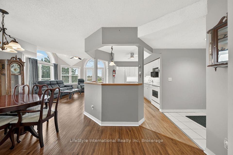 208 Silvercreek Parkway N 307, Guelph, ON N1H 8H2 – photo 3