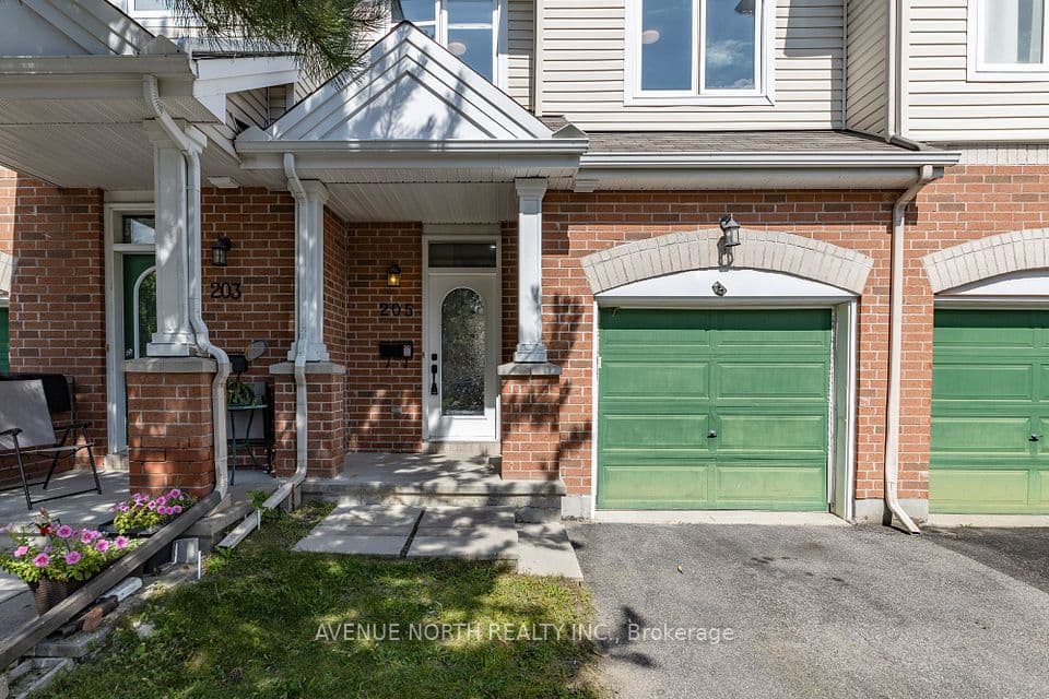 205 Hidden Meadow Avenue, Blossom Park - Airport and Area, ON K1T 0C2 – photo 2