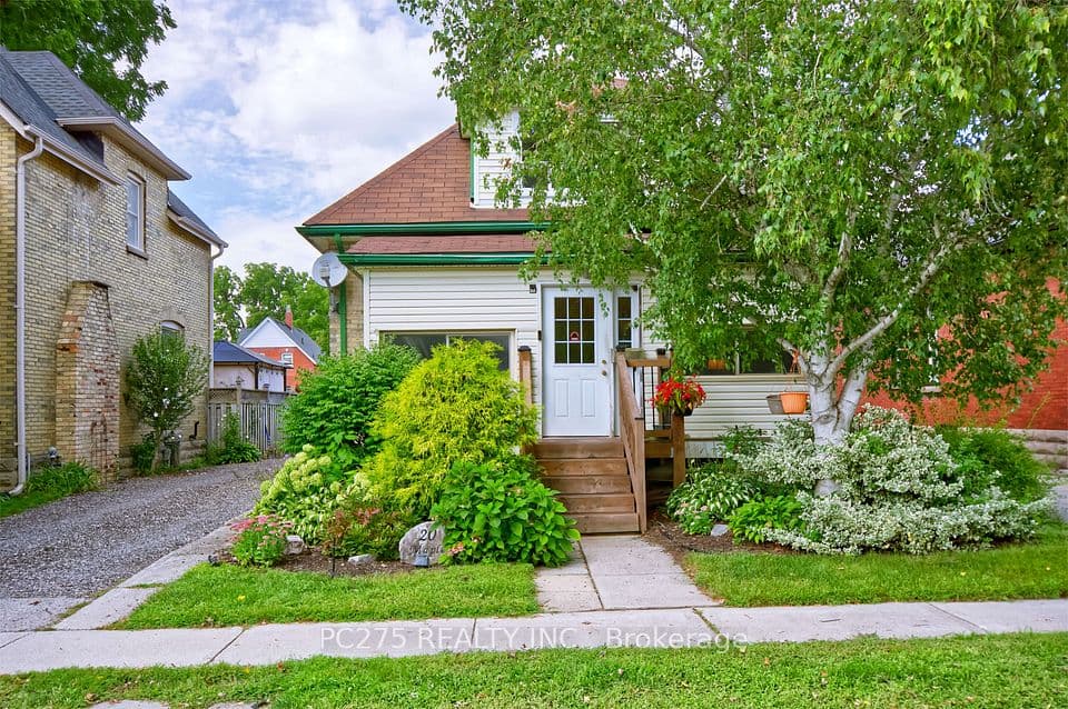 20 Maple Street, St. Thomas, ON N5R 1Y9 – photo 2