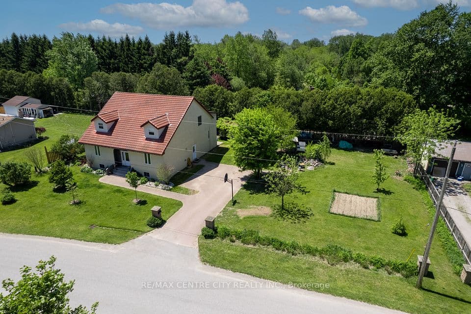 176 Eastman Avenue, Strathroy-Caradoc, ON N7G 3K1 – main photo