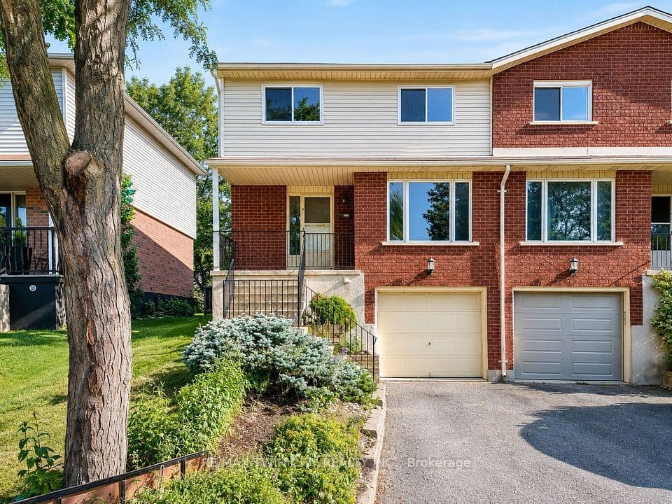68 Old Huron Court, Kitchener, ON N2R 1L7 – main photo