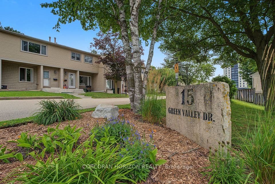 15 Green Valley Drive 1, Kitchener, ON N2P 1K7 – main photo
