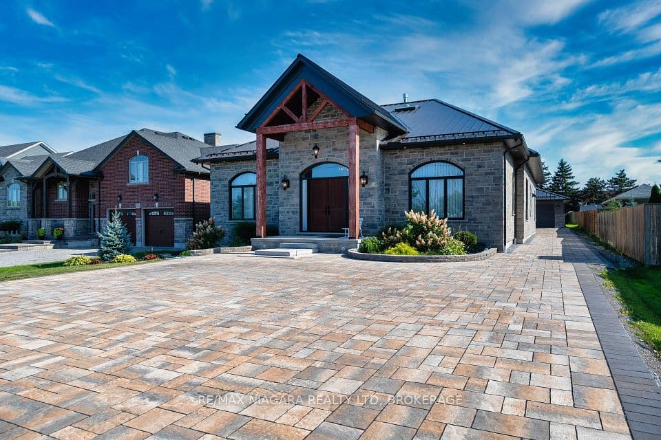 327 Queenston Road, Niagara-on-the-Lake, ON L0S 1J0 – photo 3