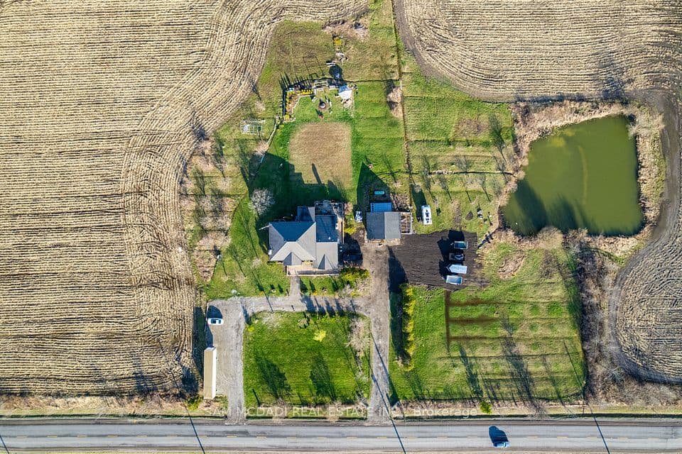 225 Park Road S, Grimsby, ON L3M 4E7 – main photo