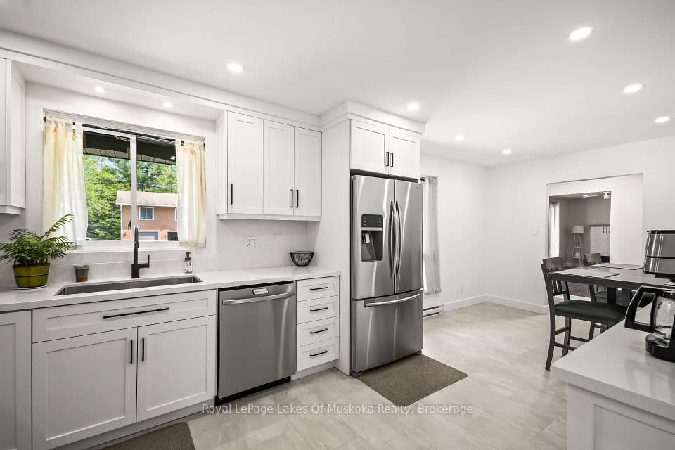 571 David Street E, Gravenhurst, ON P1P 1M1 – photo 2