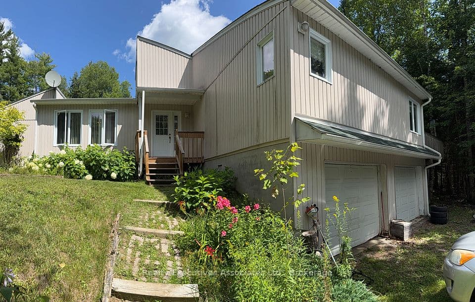 32739 28 Highway E, Bancroft, ON K0L 1C0 – main photo