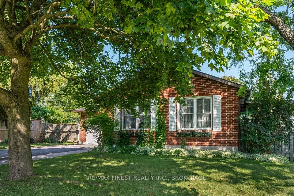 105 Grenadier Drive, Kingston, ON K7K 6E7 – photo 2
