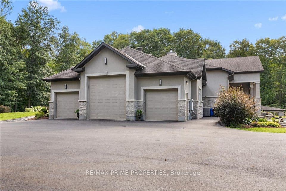 1161 Du Gouverneur Drive, Orleans - Cumberland and Area, ON K4C 1E2 – photo 3
