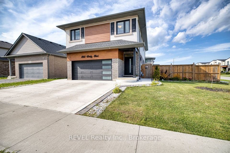 8961 Emily Boulevard, Niagara Falls, ON L2H 3T1 – main photo