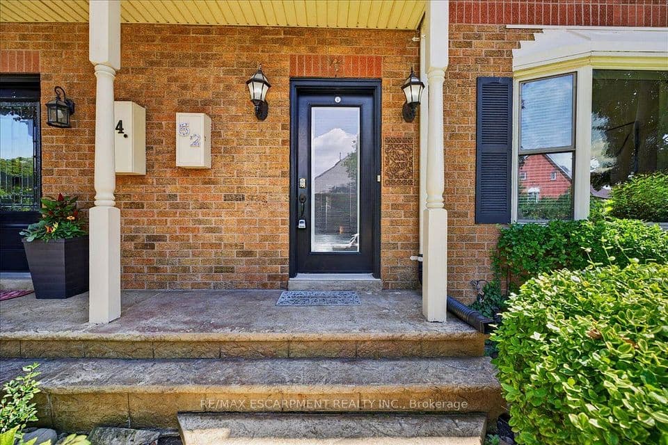 52 Sunvale Place, Hamilton, ON L8E 4Z7 – photo 2