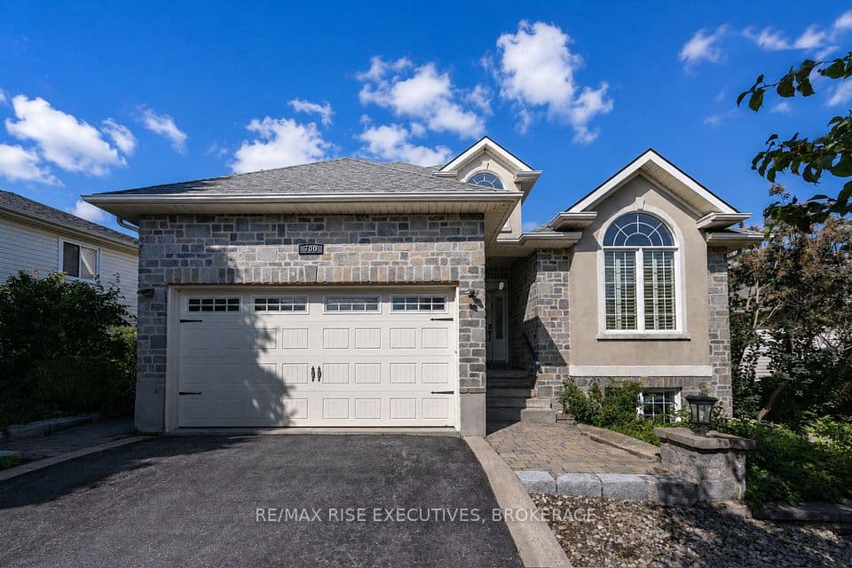 700 Melrose Street, Kingston, ON K7M 9B4 – photo 2