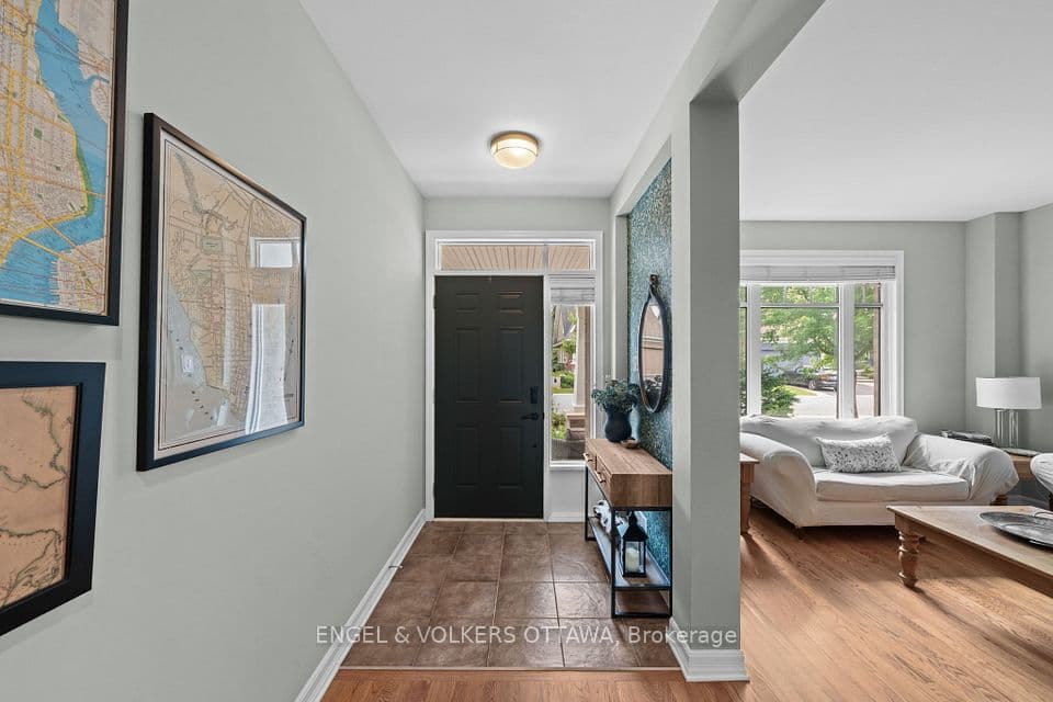 564 Erinwoods Circle, Barrhaven, ON K2J 5M8 – photo 3
