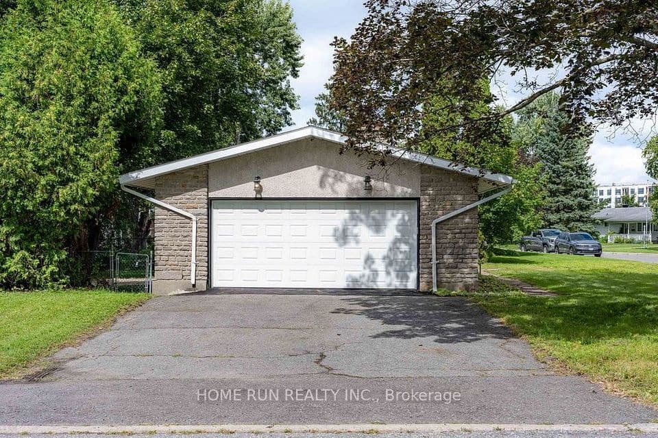 50 Ullswater Drive, Crystal Bay - Rocky Point - Bayshore, ON K2H 5H6 – photo 3