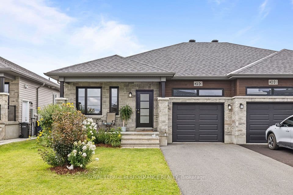 390 Twilight Avenue, Russell, ON K4R 0E6 – main photo
