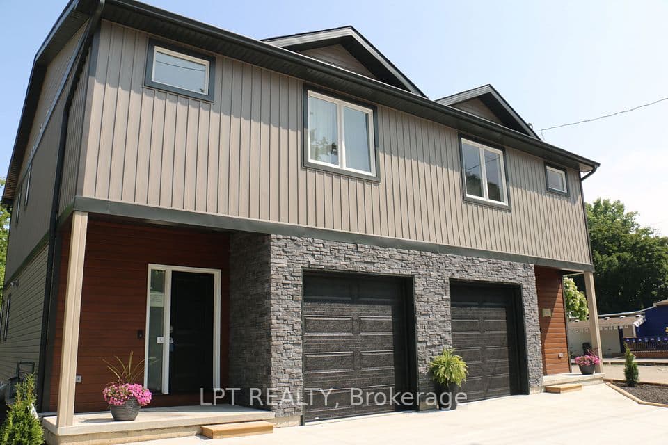 105 King Street E, Chatham-Kent, ON N7M 3N1 – main photo