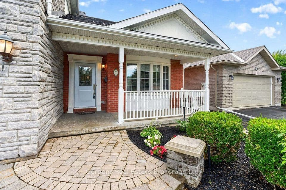 7 Hazel Court, Belleville, ON K8P 5M4 – photo 3