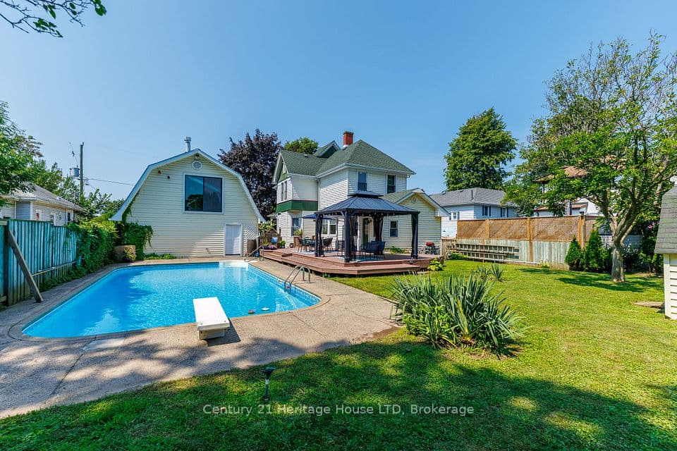 34 Henry Street, St. Catharines, ON L2R 5T6 – photo 3