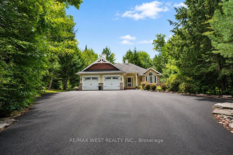 20 Deerhurst Highlands Drive, Huntsville, ON P1H 1B1 – main photo