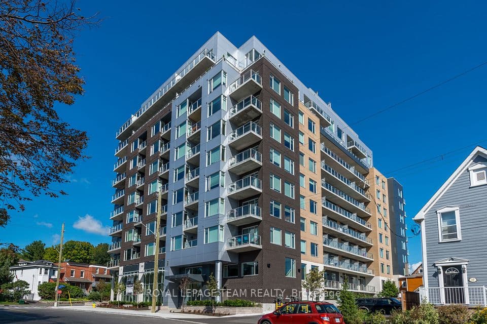 7 Marquette Avenue 506, Vanier and Kingsview Park, ON K1L 8A7 – photo 2