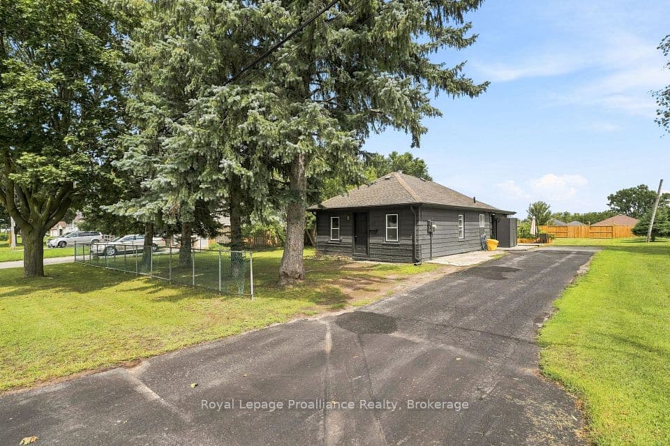 161 University Avenue, Belleville, ON K8N 4Y4 – main photo