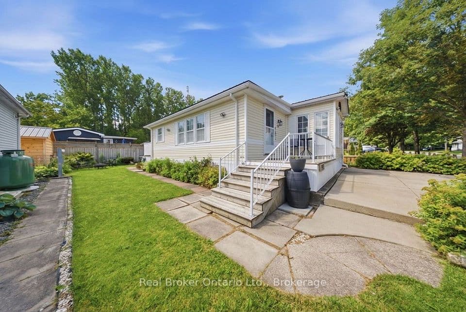 428 Pine Pass, Centre Wellington, ON N1M 2W5 – photo 2